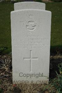 Bailleul Communal Cemetery Extension (Nord) - Vaughan Lewes, Martyn Tulloch